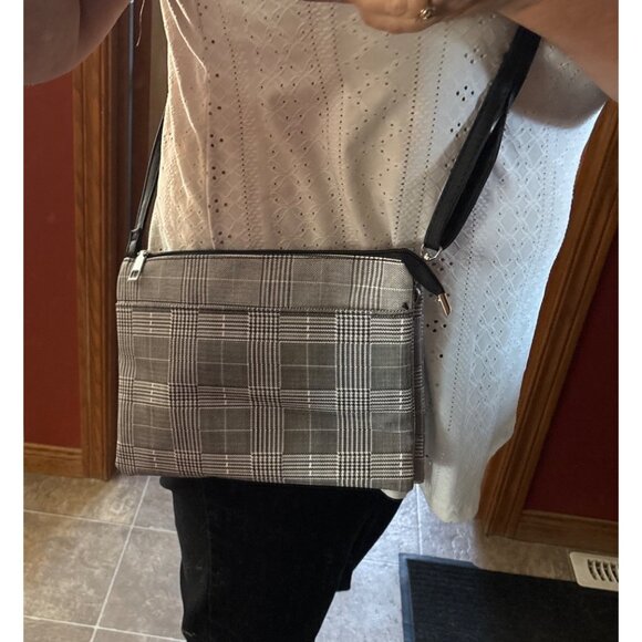 Caracol Plaid Crossbody Bag With Adjustable Strap & Zipper Closure Multiple Pock - Picture 13 of 13